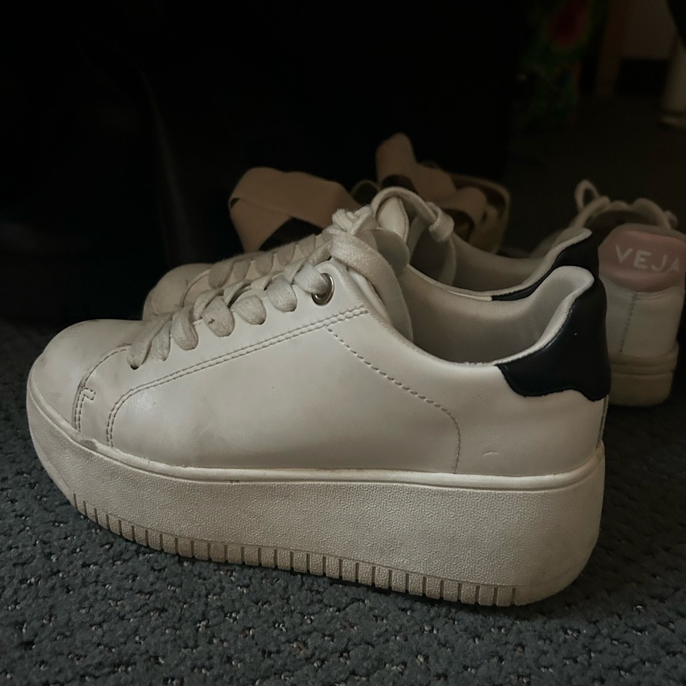 Steve Madden White Rockaway Sneaker